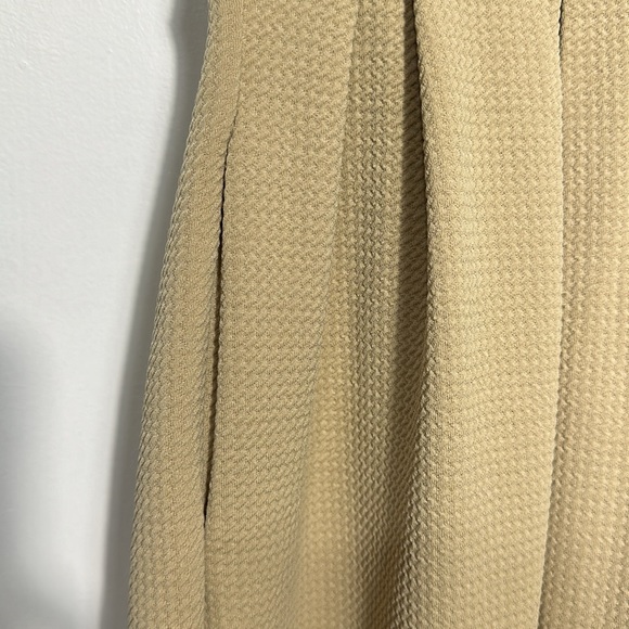 -Lularoe
* Amelia colorblock dress
* Stretch knit fabric with pockets! - Picture 2 of 4